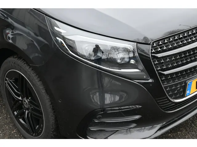 Mercedes-Benz V-Klasse 300d AMG L2 DC 2024 Diesel 14