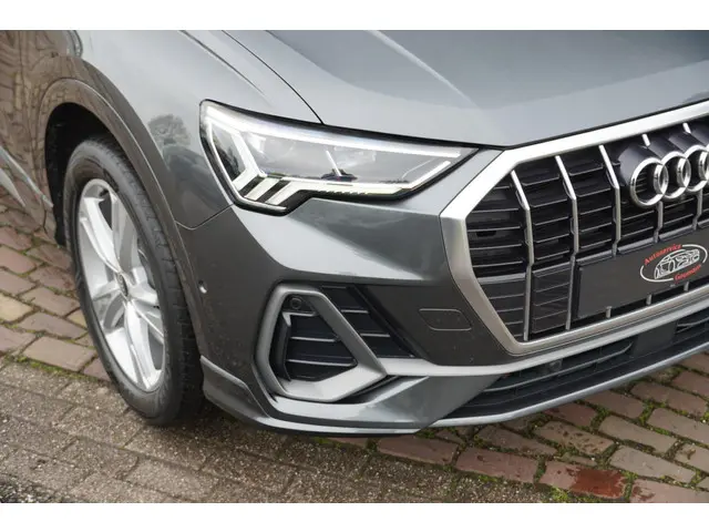 Audi Q3 45 TFSI e S edition 2021 Hybride Benzine 18