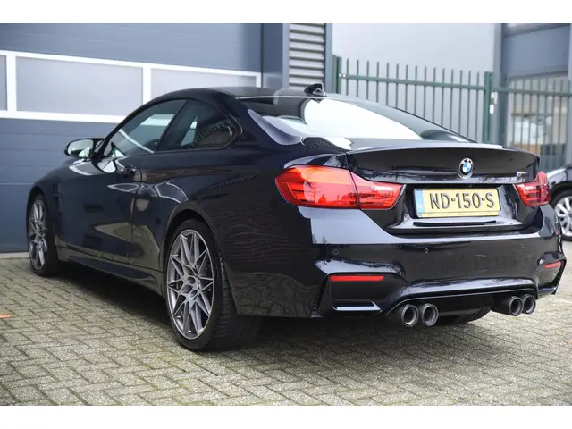 BMW M4 4-serie Coupé Competition 2017 Benzine 23