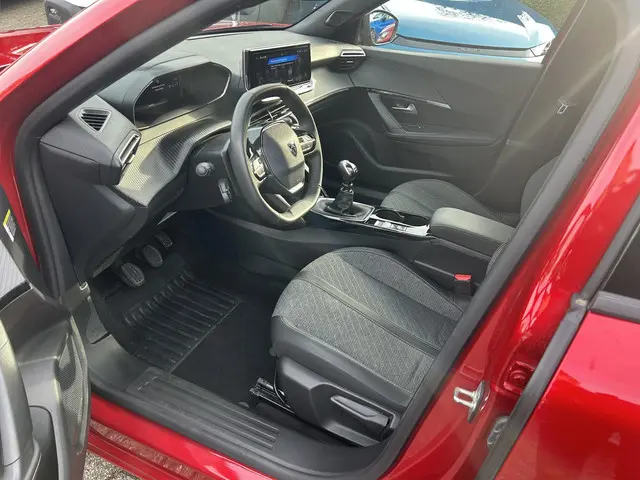 Peugeot 2008 1.2 Turbo 100PK Allure 2024 Benzine 35