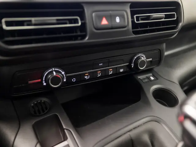 Citroën Berlingo 1.2 PureTech Shine 2018 Benzine 10