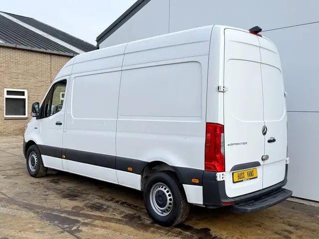 Mercedes-Benz eSprinter 112 2022 Elektrisch 2