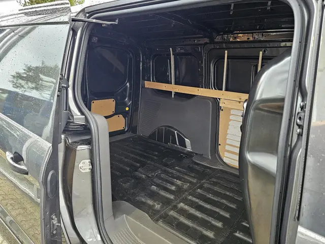 Ford Transit Connect 1.0 Ecoboost L2 Trend 2022 Benzine 10