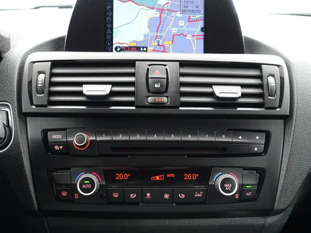 BMW 1 Serie 116i High Executive Aut- 2014 Benzine 12