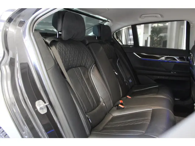 BMW 7 Serie 745e High Executive 2022 Hybride Benzine 22