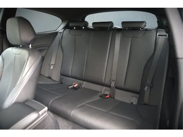 BMW 1 Serie 118i High Executive M Sport 2017 Benzine 57