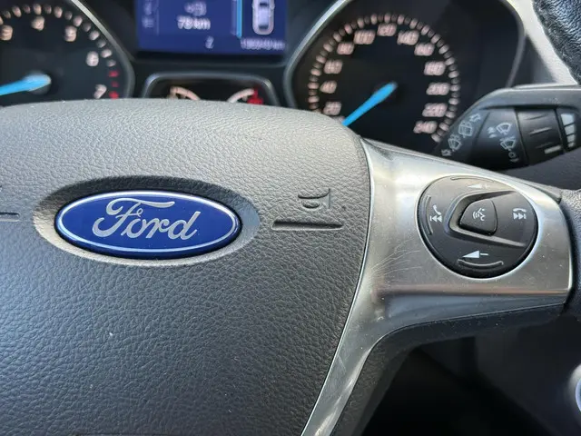 Ford Kuga 1.6 Titanium 2013 Benzine 16
