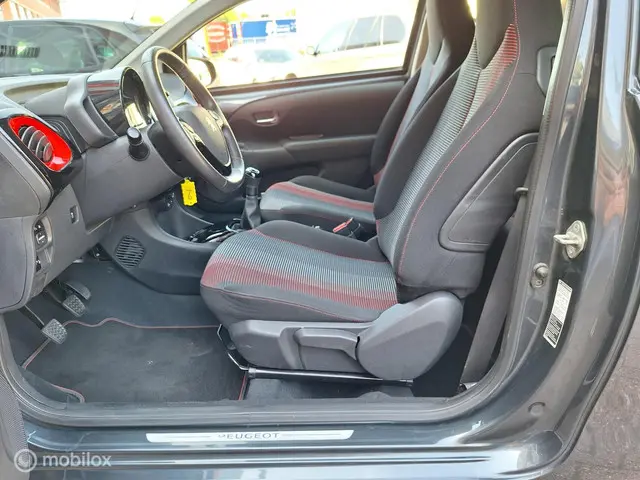 Peugeot 108 1.2 PURETECH GT-LINE 2017 Benzine 13