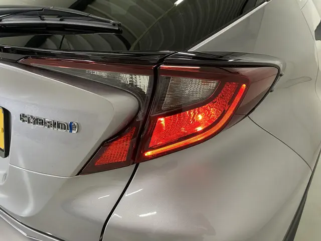 Toyota C-HR 2.0 Hybrid Style 2021 Hybride Benzine 26