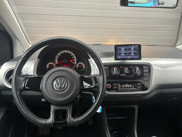 Volkswagen up! 1.0 high up! BlueMotion 2014 Benzine 10