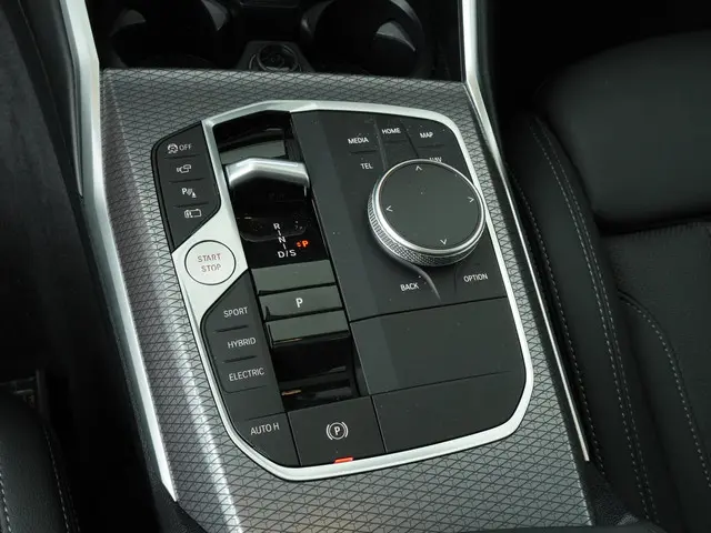 BMW 3 Serie Touring 330e 2025 Hybride Benzine 22