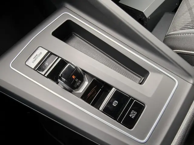 Volkswagen Golf 1.5 eTSI R-Line 2022 Benzine 22