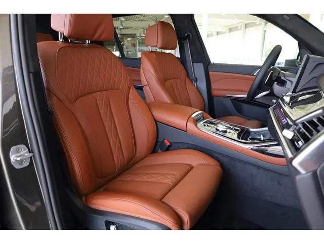 BMW X7 xDrive40i 2025 Benzine 9