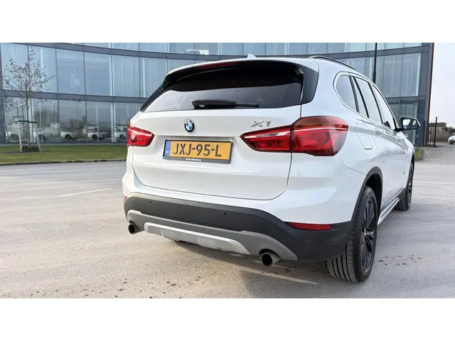BMW X1 xDrive20i 2018 Benzine 4