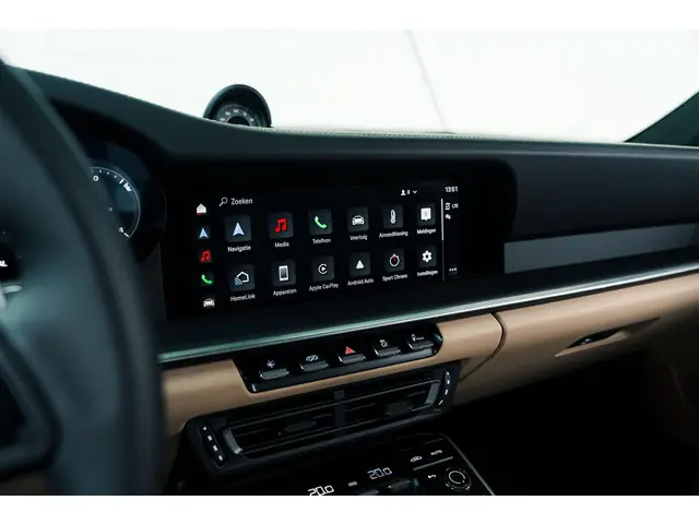 Porsche 911 Turbo S 2023 Benzine 43