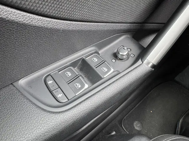 Audi Q2 35 TFSI S Edition 2021 Benzine 19