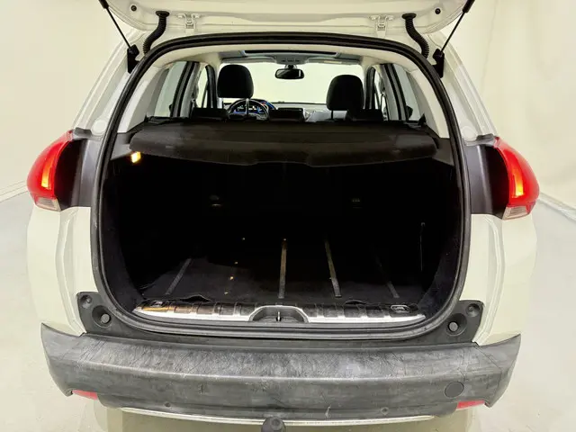 Peugeot 2008 1.2 PureTech 82 Allure Clima 2014 Benzine 36