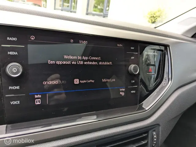 Volkswagen Polo 1.0 TSI Comf|Dakje|Carplay|etc 2019 Benzine 4