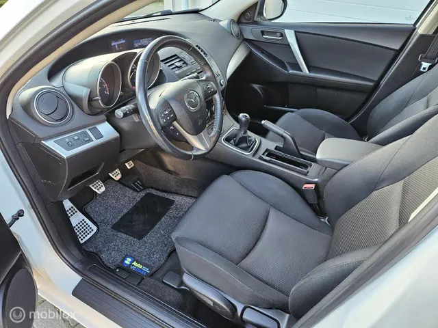 Mazda 3 1.6 TS Sport zeer netjes!! 2013 Benzine 8