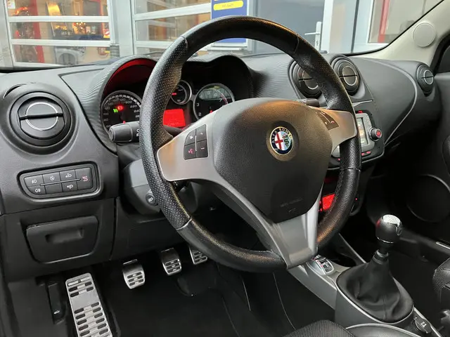 Alfa Romeo MiTo 0.9 TwinAir Esclusivo 2014 Benzine 18