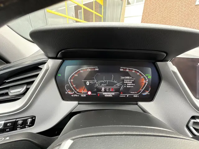 BMW 1 Serie 118i Executive Edition 2021 Benzine 10