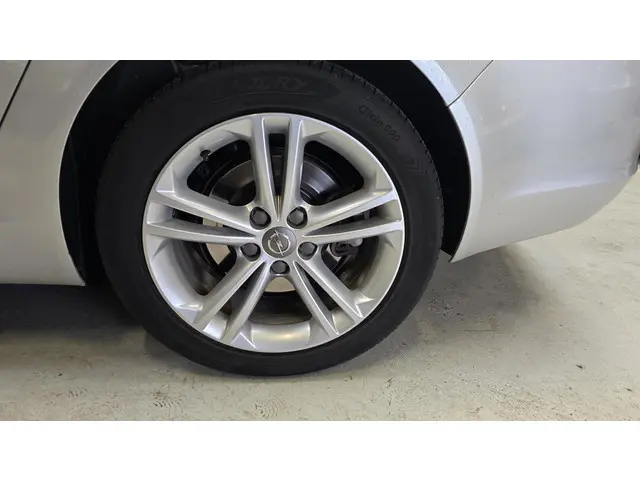 Opel Insignia 2.8 T Cosmo 4x4 2012 Benzine 19