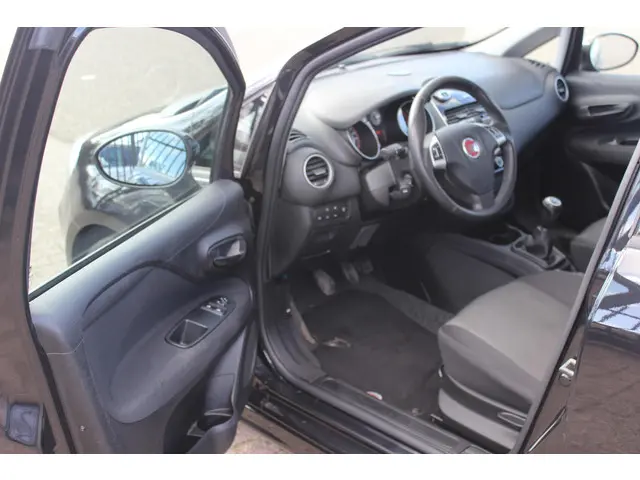 Fiat Punto Evo 1.3 M-Jet Lounge 2015 Diesel 12
