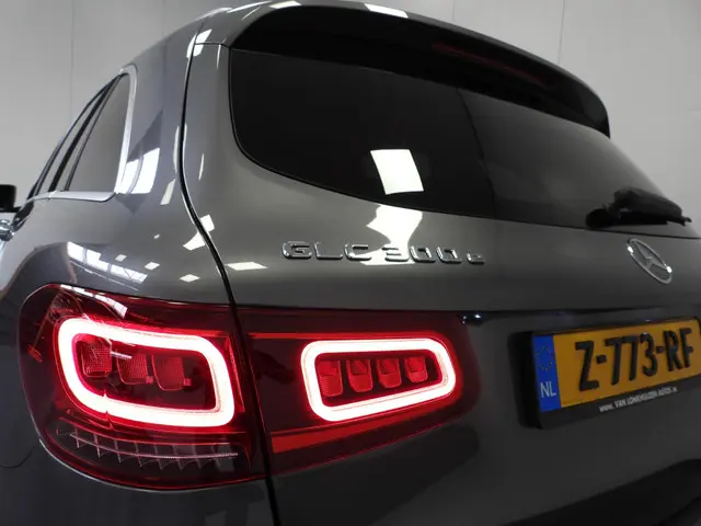 Mercedes-Benz GLC 300e 4MATIC AMG 2021 Hybride Benzine 34