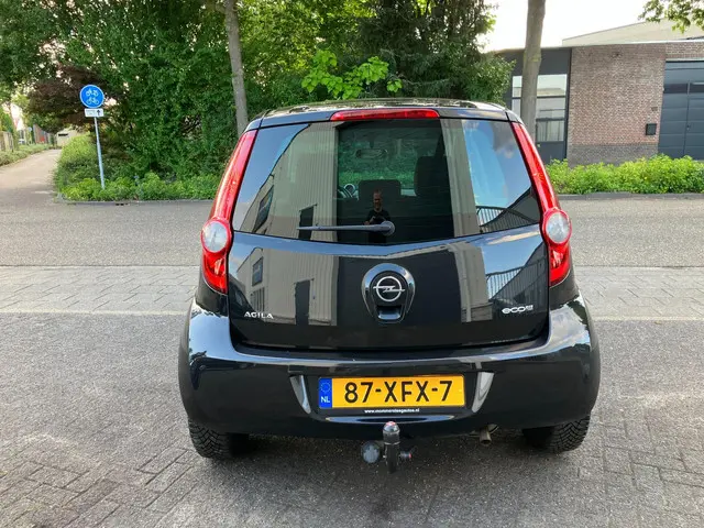 Opel Agila 1.0 Edition Airco. N.a.p 2012 Benzine 10