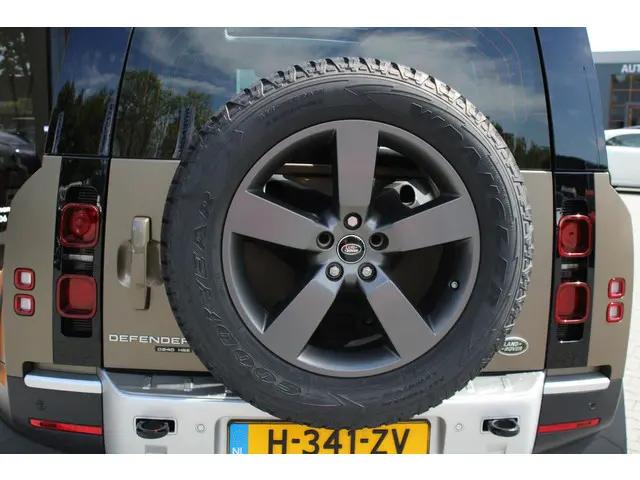 Land Rover Defender HSE 2.0 D240 110 | Mat PPF 2020 Diesel 15