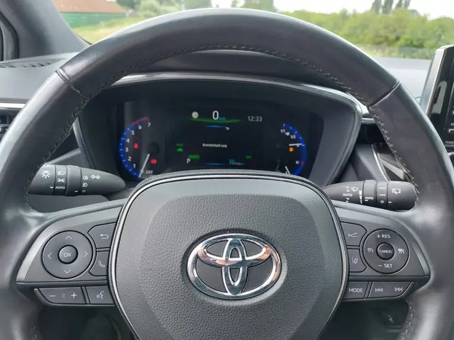 Toyota Corolla 1.8 Hybrid Style 2019 Hybride Benzine 12