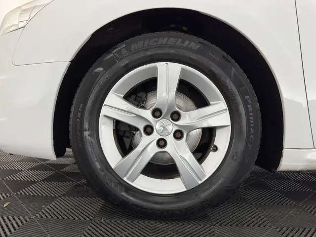 Peugeot 508 SW 1.6 e-HDi Active 2013 Diesel 27