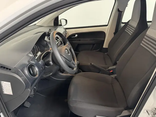Volkswagen up! 1.0 2022 Benzine 8