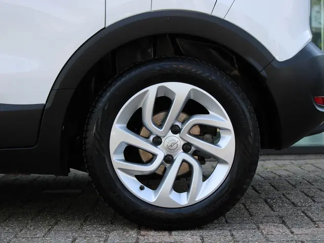 Opel Crossland X 1.2 Online Edition 2017 Benzine 24