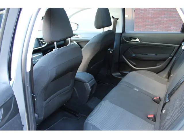 Peugeot 308 SW 1.2 PureTech Blue Executive 2015 Benzine 8