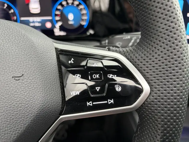 Volkswagen Golf 1.5 eTSI R-Line 2022 Benzine 18