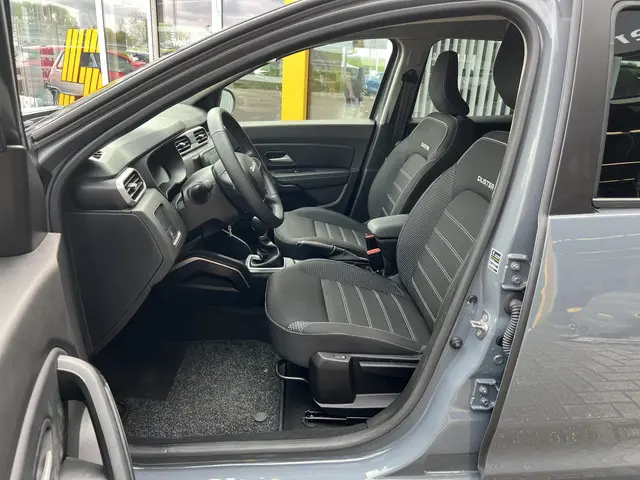 Dacia Duster 1.3 TCe 150 Journey 2023 Benzine 6