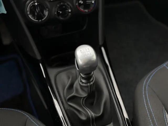 Peugeot 2008 1.2 PureTech Signature 2019 Benzine 23