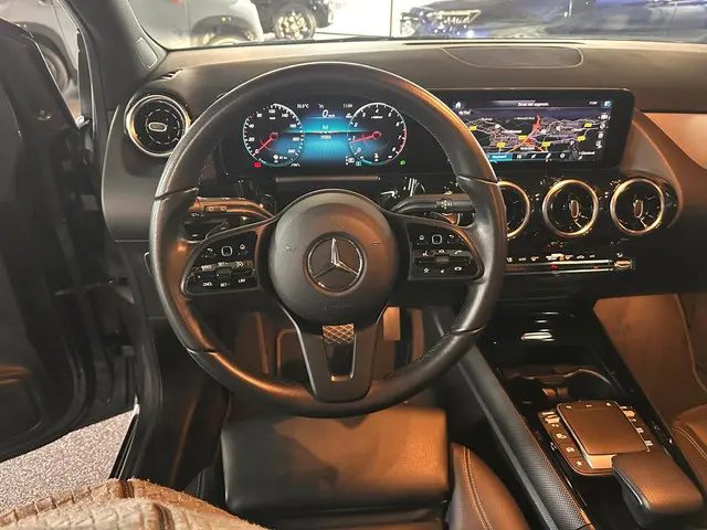 Mercedes-Benz B-Klasse 180 Business Line 2022 Benzine 12