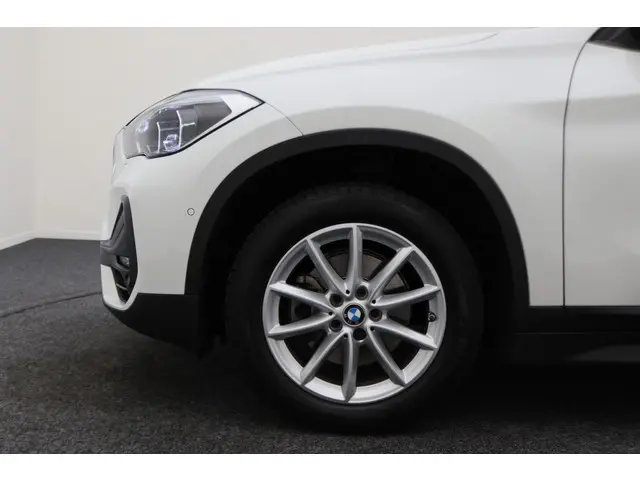 BMW X1 sDrive18i Executive Automaat 2020 Benzine 24