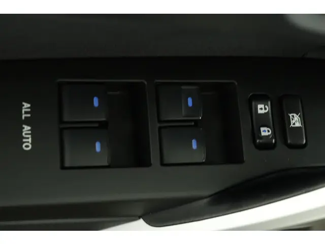 Toyota Auris 1.8 Hybrid Executive 2013 Hybride Benzine 29