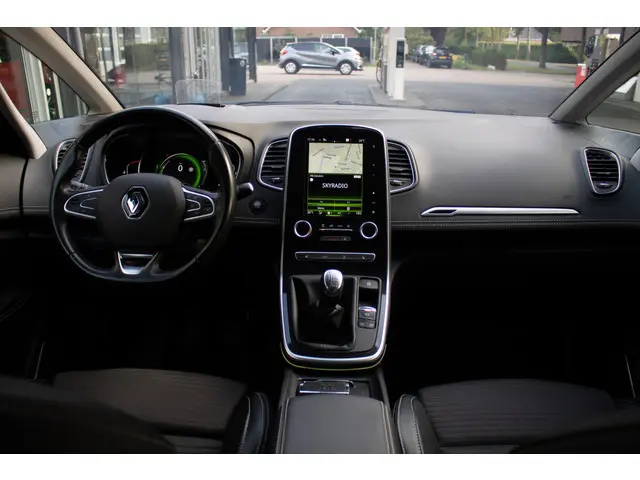 Renault Scénic TCe 130 Bose 2017 Benzine 3