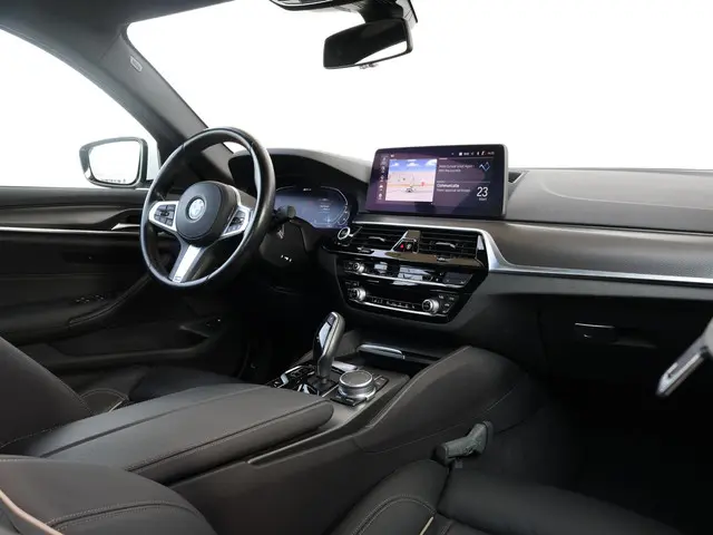 BMW 5 Serie 530e High Executive 2021 Hybride Benzine 10