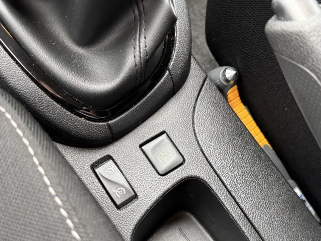 Renault Clio Estate 0.9 TCe Limited 2018 Benzine 20