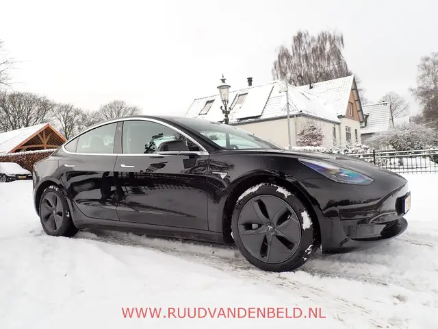 Tesla Model 3 3