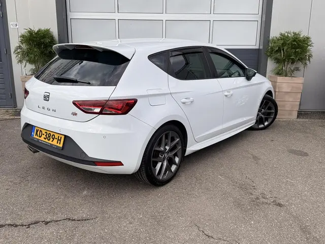 SEAT Leon 1.4 EcoTSI FR Connect 2016 Benzine 6