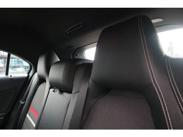Mercedes-Benz A-Klasse 180 Ambition 2015 Benzine 8