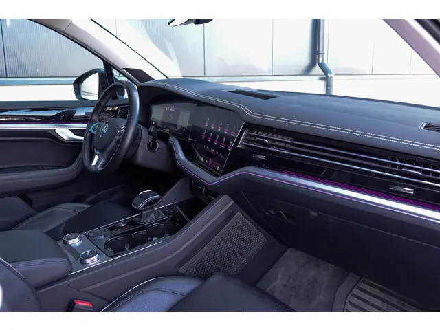 Volkswagen Touareg 3.0 TDI R-Line 2018 Diesel 16
