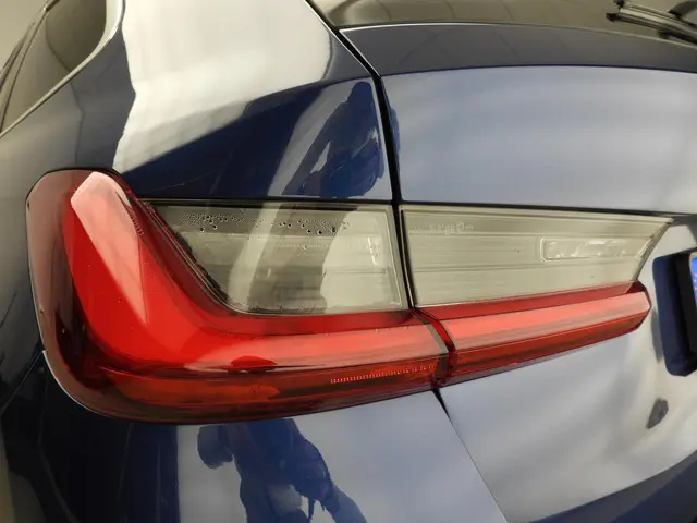 BMW 3 Serie Touring 320e 2023 Hybride Benzine 54
