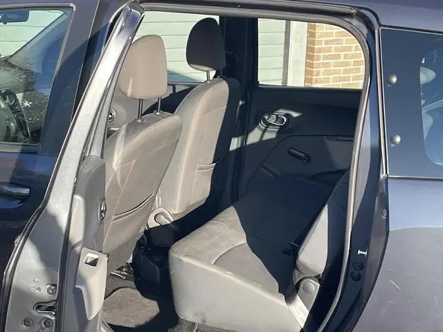 Dacia Lodgy 1.6 MPi 7p. 2013 Benzine 11